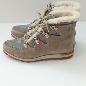 Sorel Gray and Tan Ankle Boots